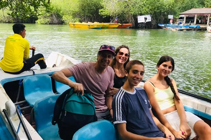 Guests on a Lanka Mile Tours tour in Sri Lanka